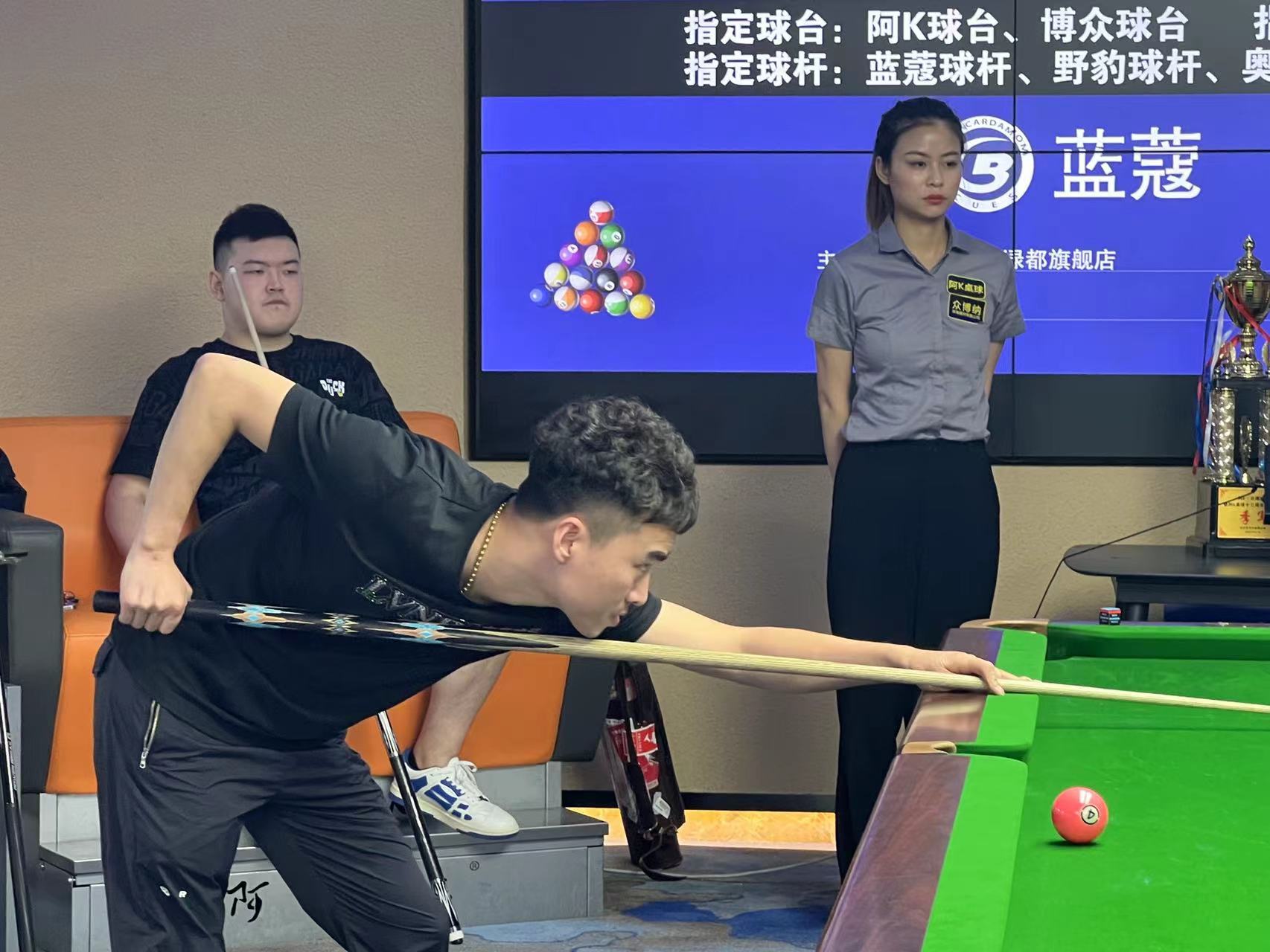 盟陷入一场 盟陷入一场